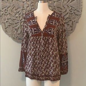 Lucky brand blouse size Medium.